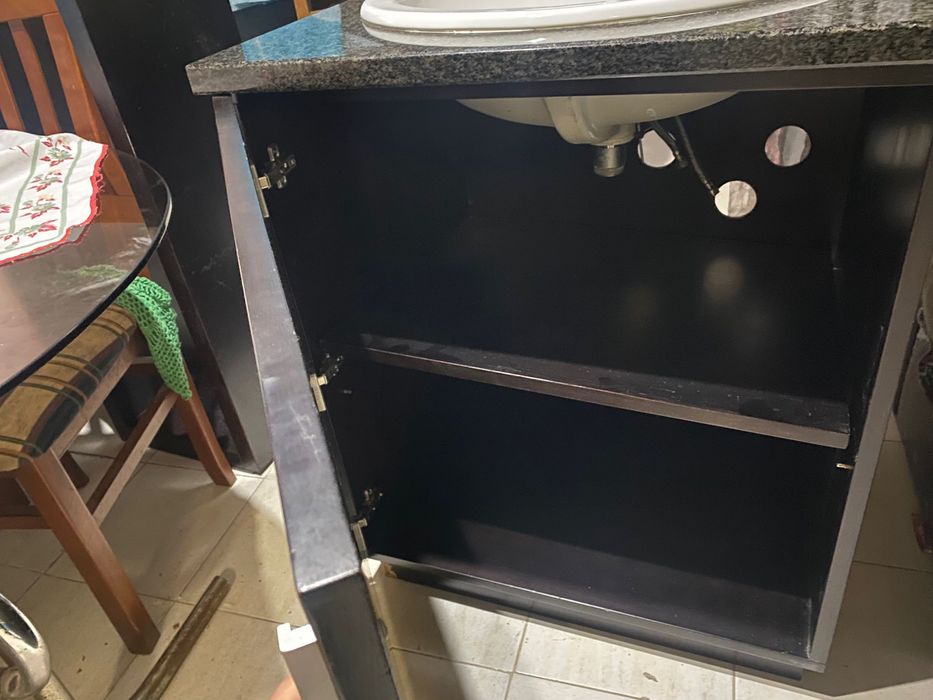 Móvel de Casa de Banho em Madeira com Lavatório em Granito