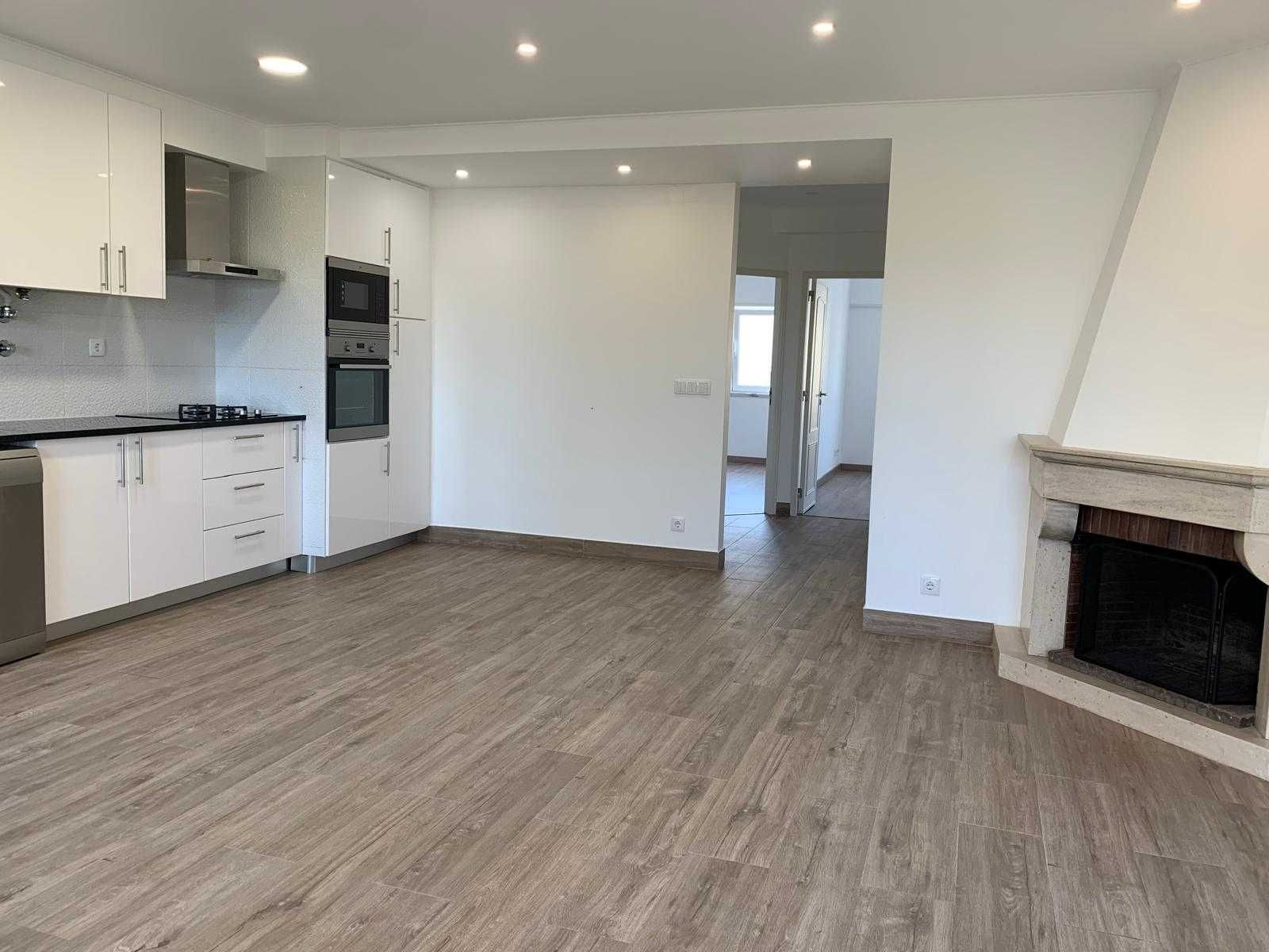 Apartamento T2 com arrecadação - Jardim do Sol / Arroja (Odivelas)