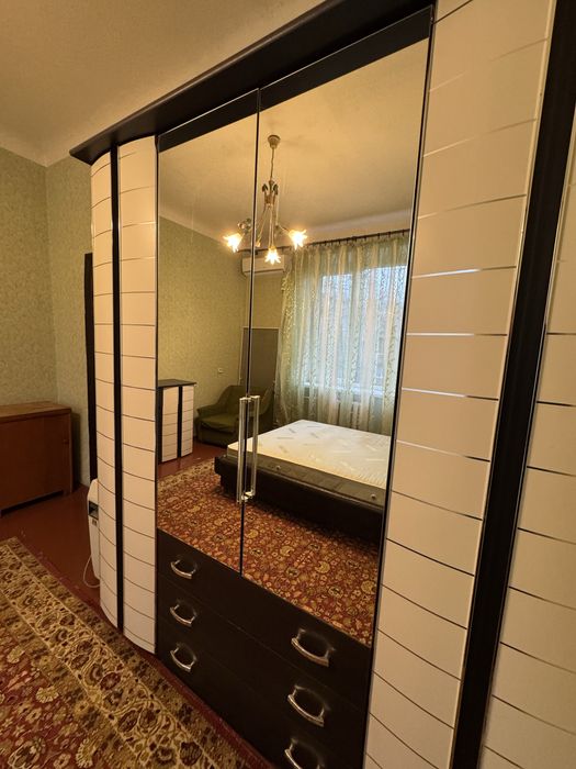 Продаж 3 кім квартри, сталінка, 74,3 м.кв, центр Югока, 2 поверх