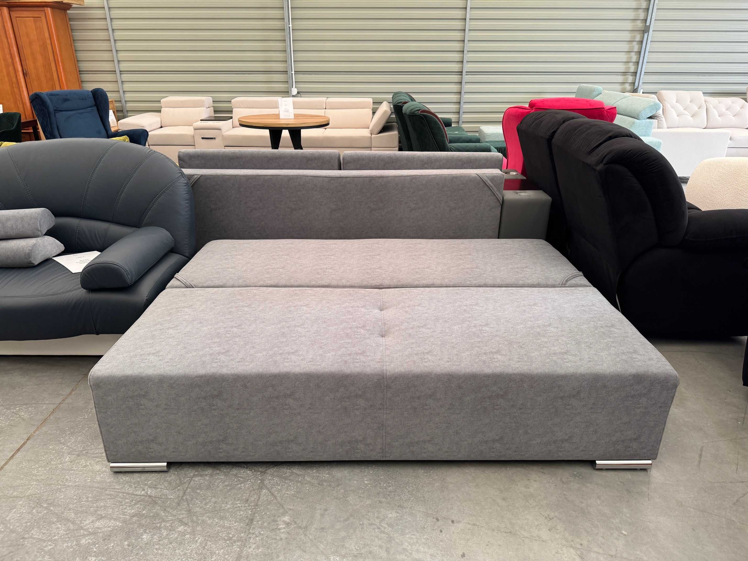 Sofa Char z funkcją spania  oraz pojemnikiem od ręki