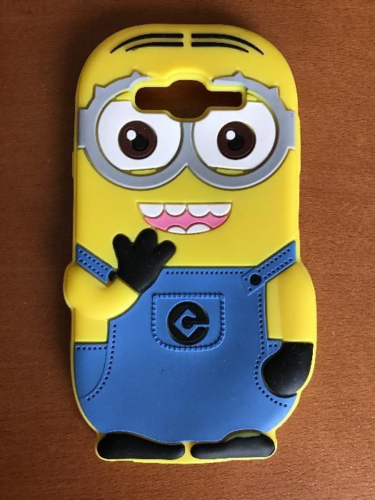 Capa em Silicone Minion+capa transparente dourada para Samsung J5 201