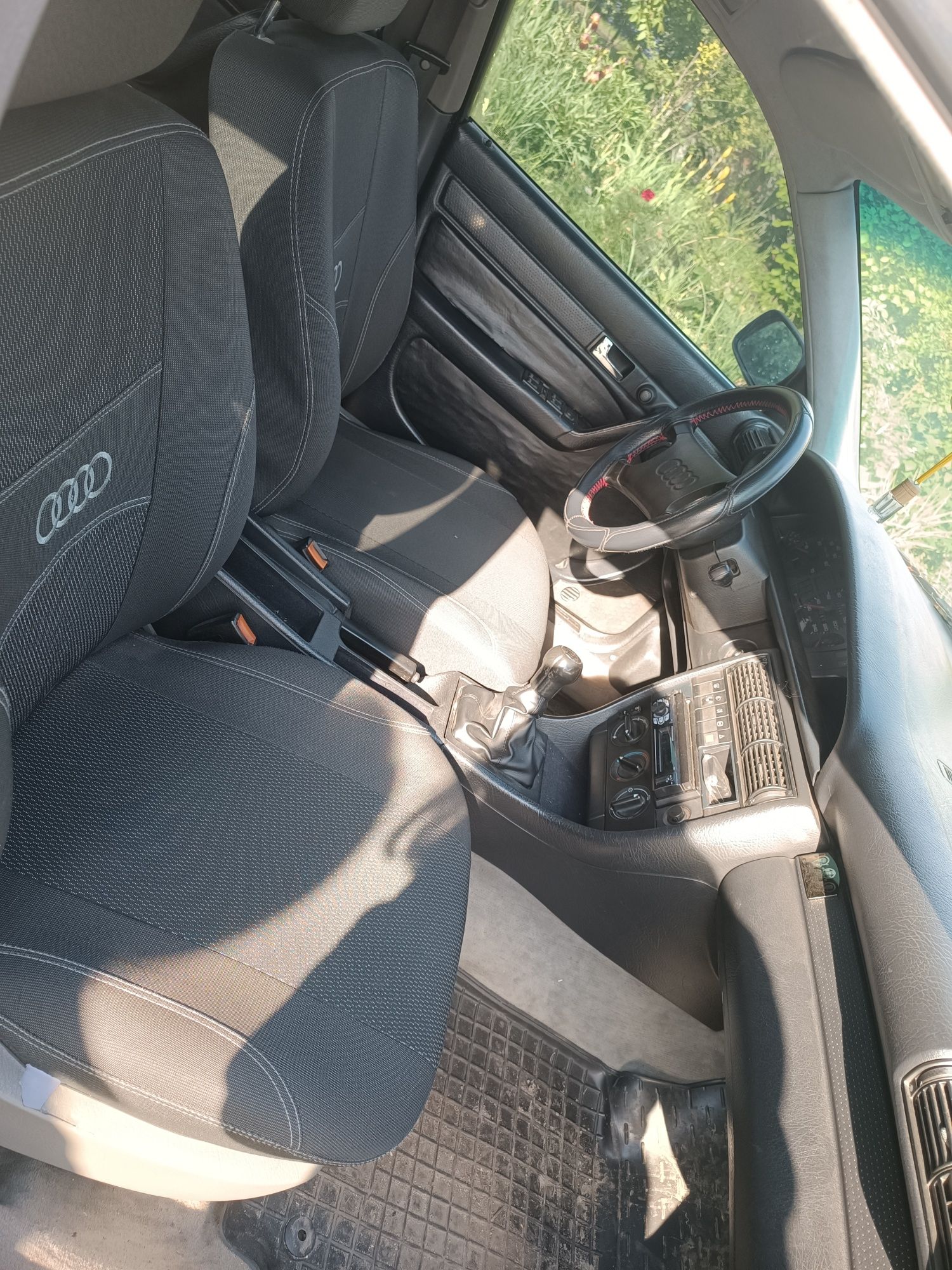 Продам авто Audi в доброму стані  1991 року.Обєм двигуна 2.0,бензин .