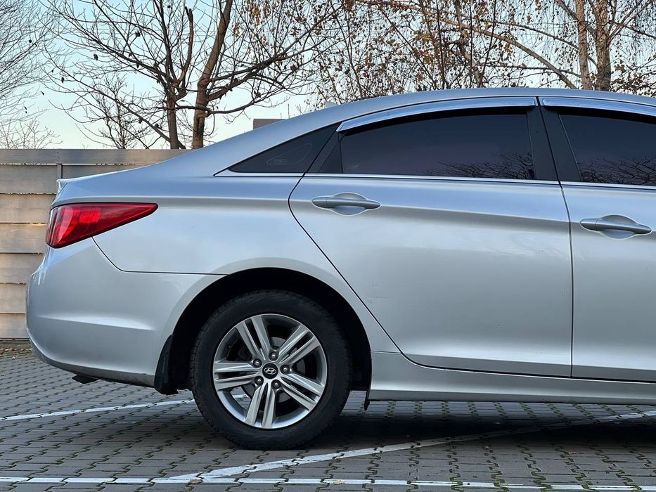 Hyundai Sonata YF