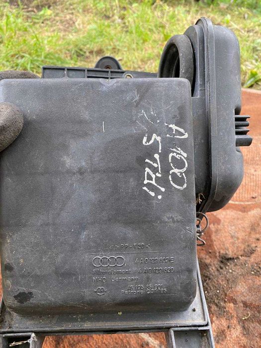 Корпус повітряного фільтра фильтр Audi 100 C4 1992 Ауді 4A0129607E