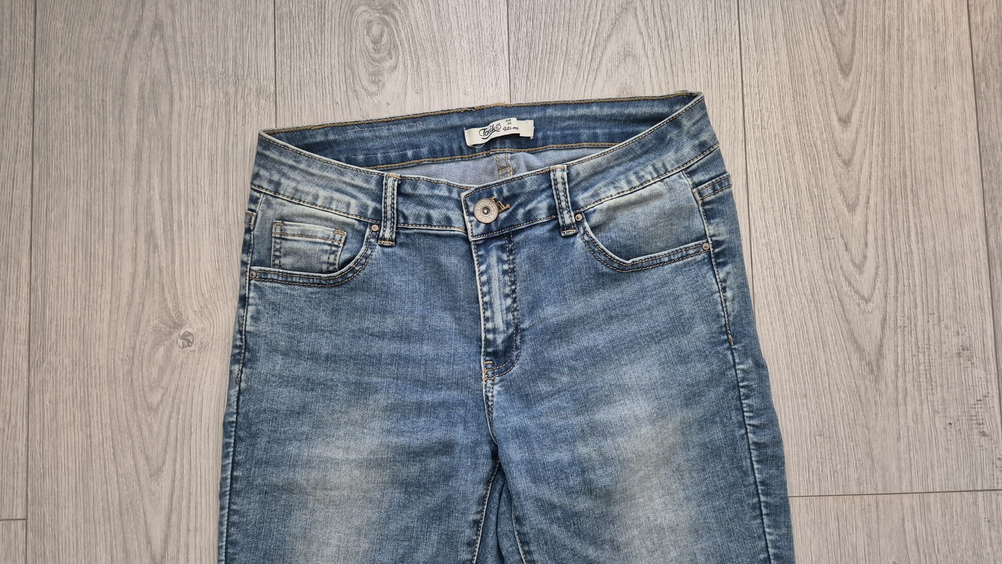 jeansy skinny z dziurami rozm. M