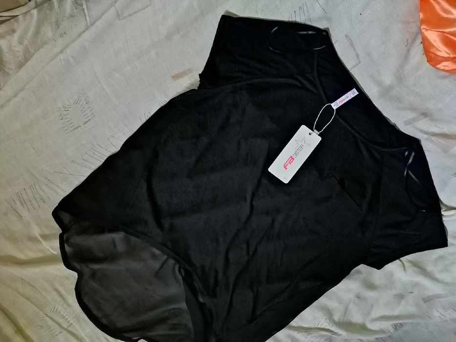 NEW YORKER bluzka. Z TYŁU WYCIĘCIE. I wstawka z innego materiału. S xs