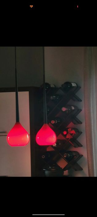 Piękne czerwone lampy wiszące