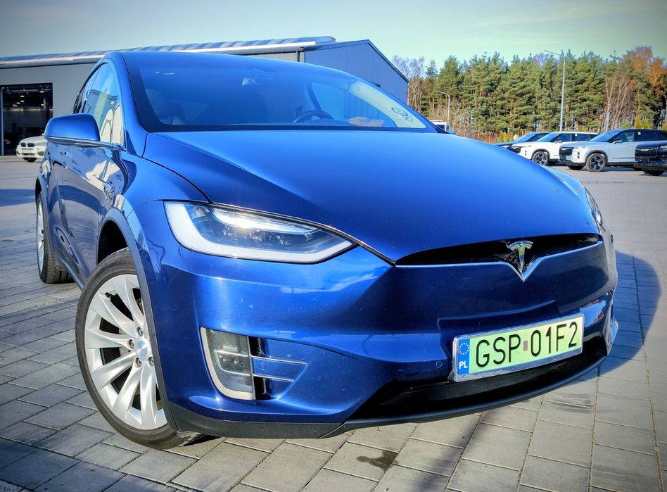 Tesla Model X 90D 7 osobowa