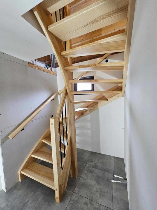 Schody drewniane samonośne , na beton