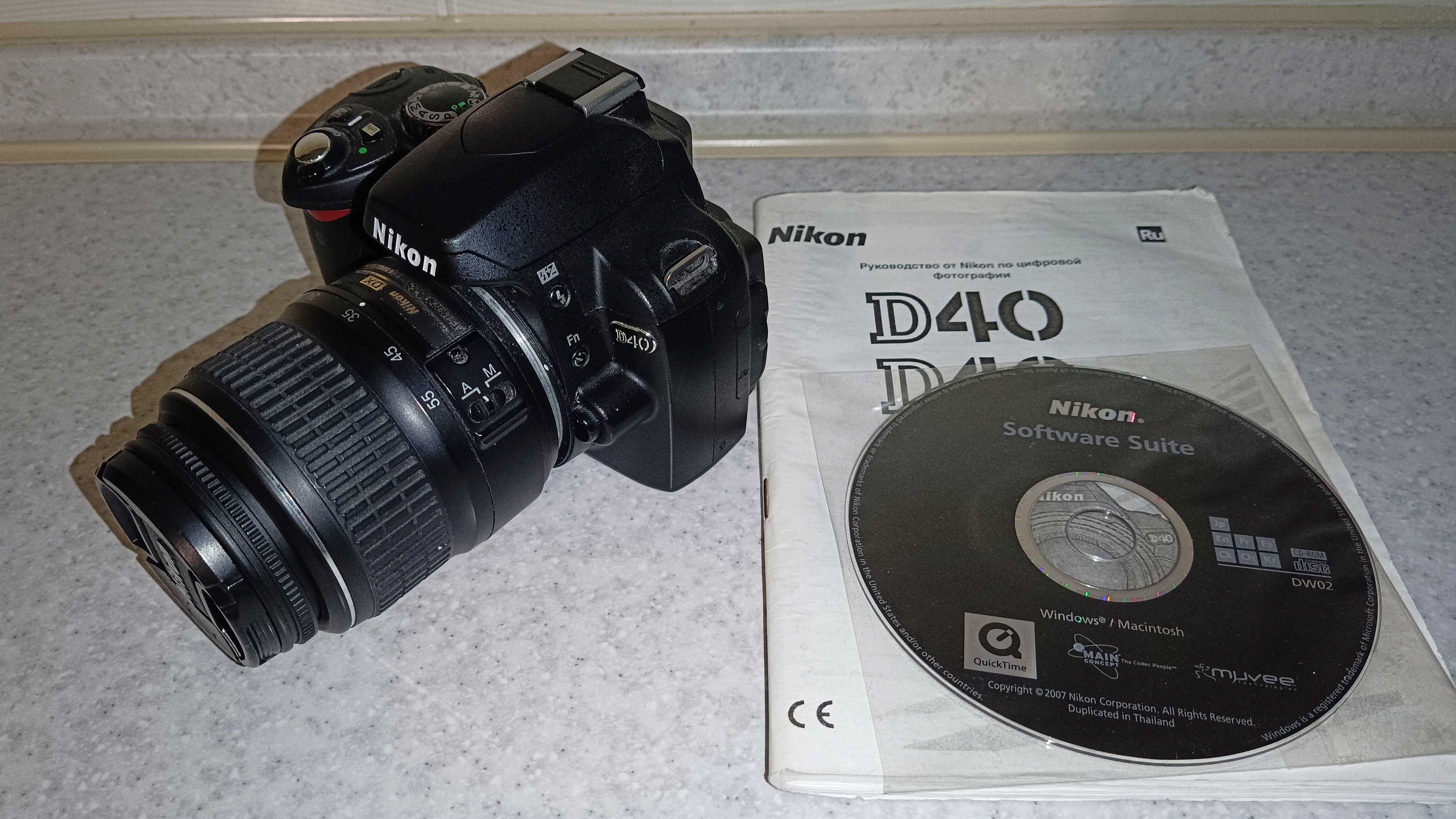 Цифрова дзеркальна фотокамера Nikon D40 з об’єктивом в повній комплект