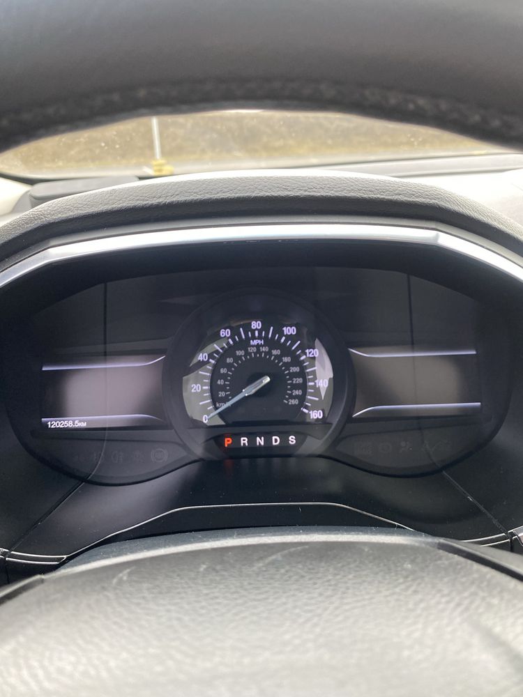 Ford Edge titanium