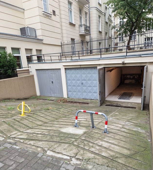 Garaż. Śródmieście Warecka