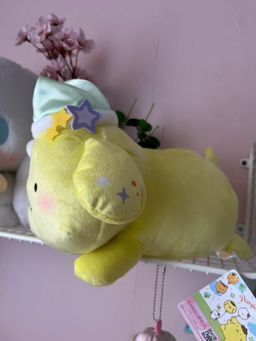 Oryginalny pluszak Pompompurin sleeping FuRyu Sanrio
