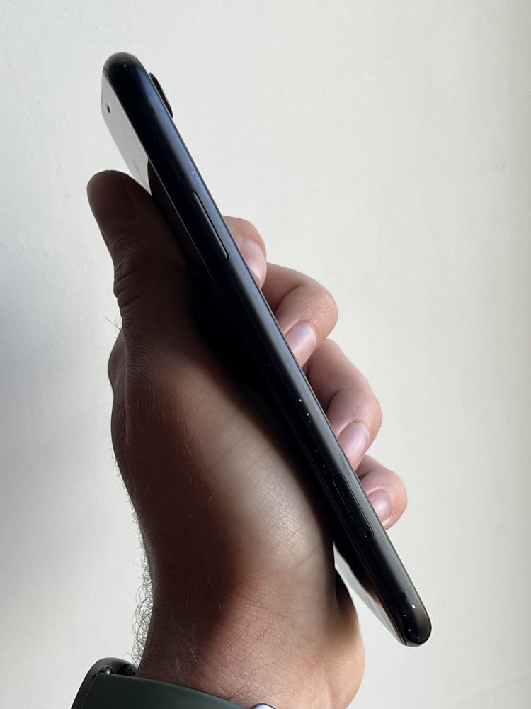 IPhone XR 64 Gb Black Neverlock АКБ 82%