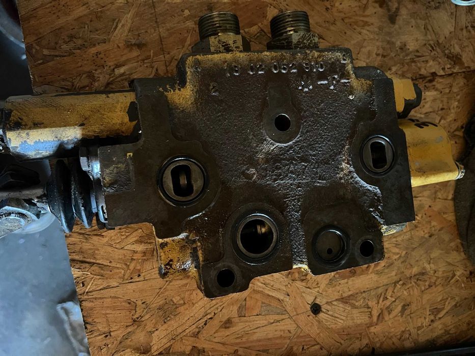 Sekcje rozdzielacza CAT