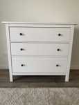 Cómoda HEMNES branca IKEA