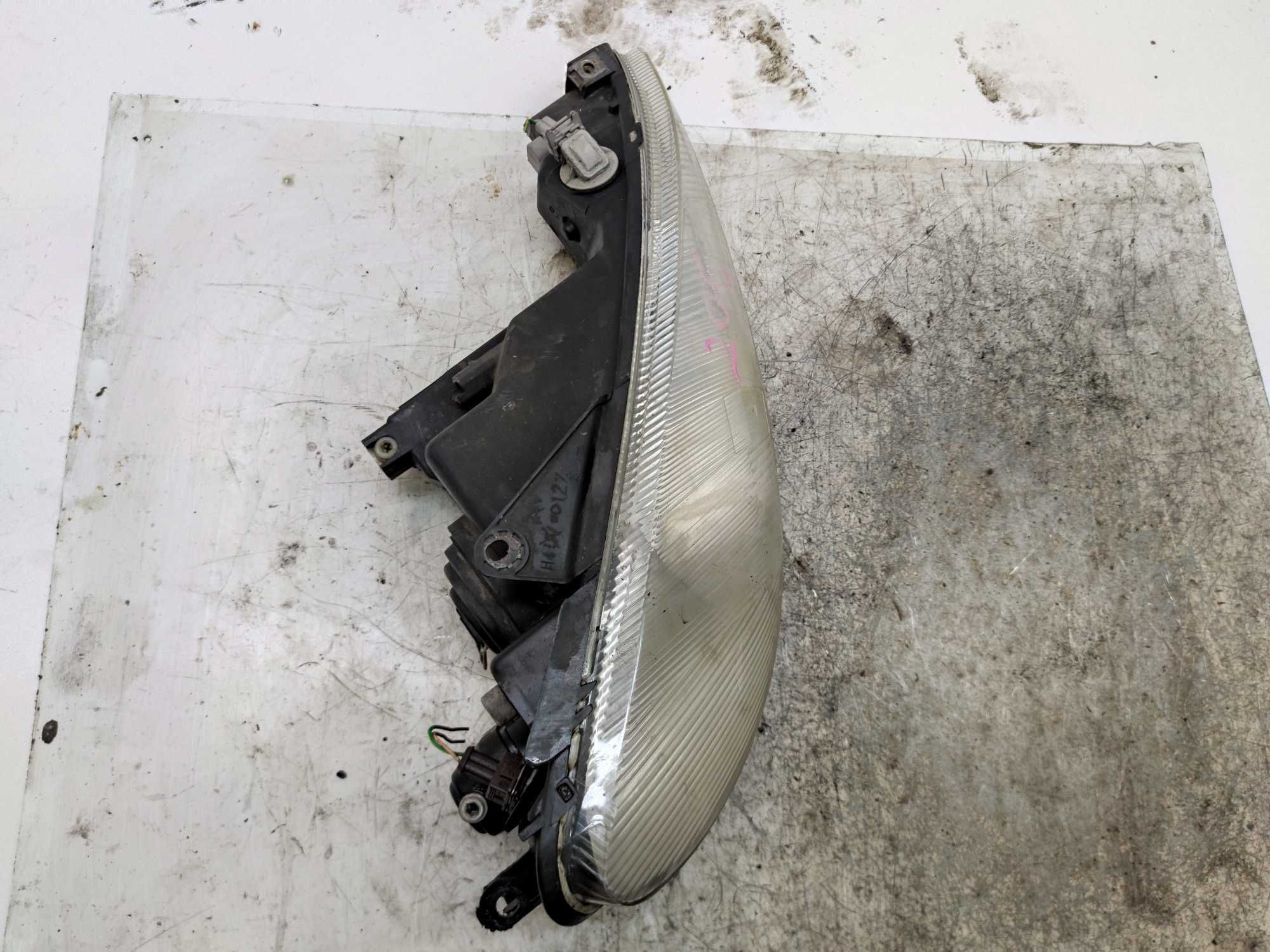 Peugeot 206 Lampa Reflektor Prawa Przednia Prawy Przód