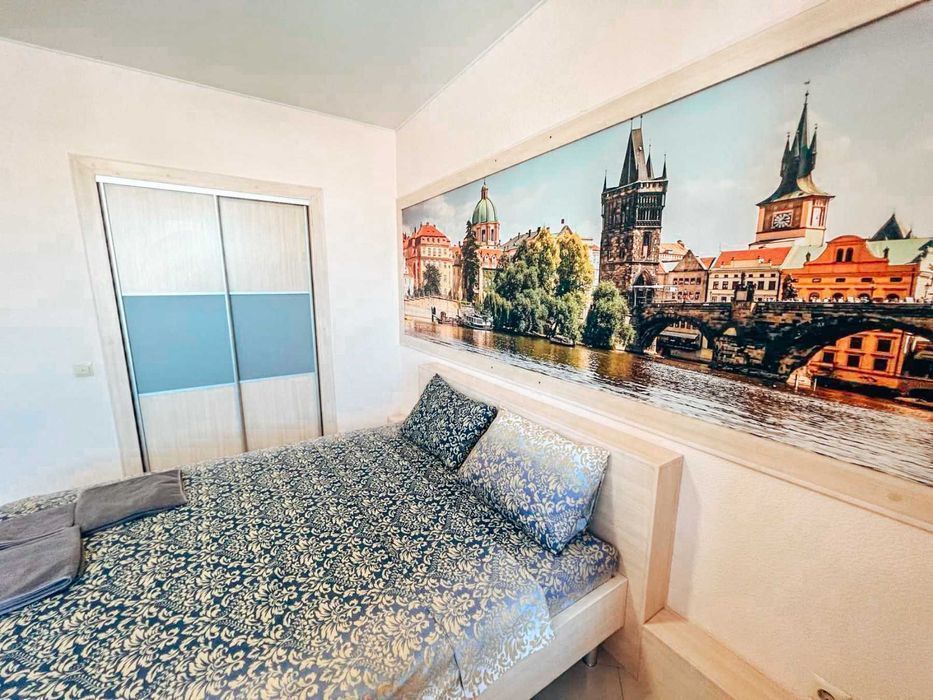 ЛЮКС 3-кімнатна квартира біля метро Лівобережна, подобово МВЦ