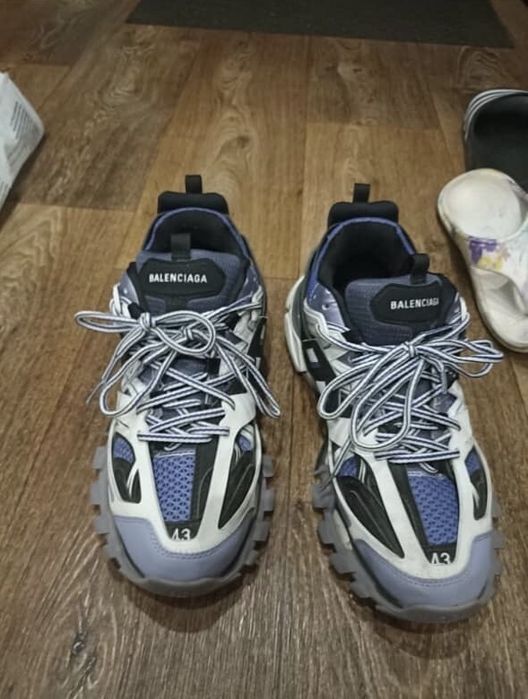 balenciaga track 1