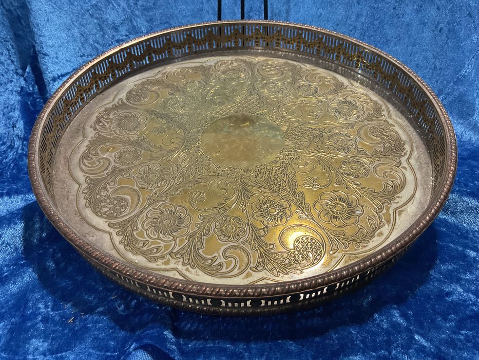 Bandeja oval casquinha inglesa 27 cm.  Anúncios abaixo