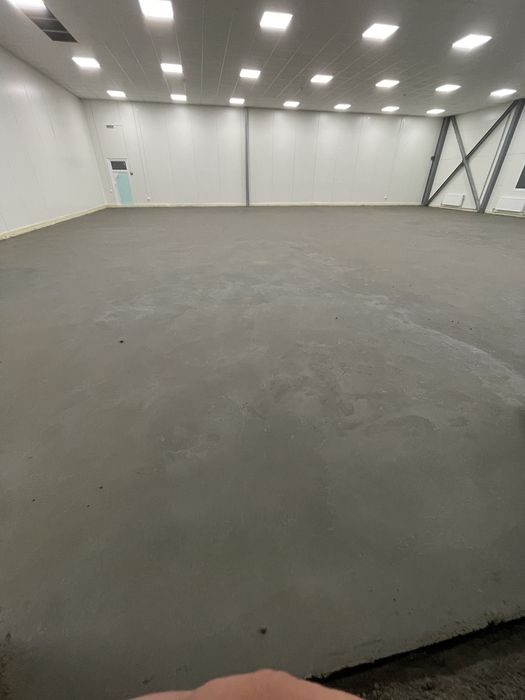 Стяжка напів суха та промислова