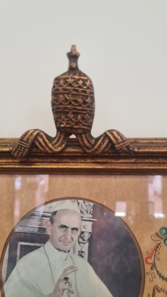 Moldura com coroa em gesso