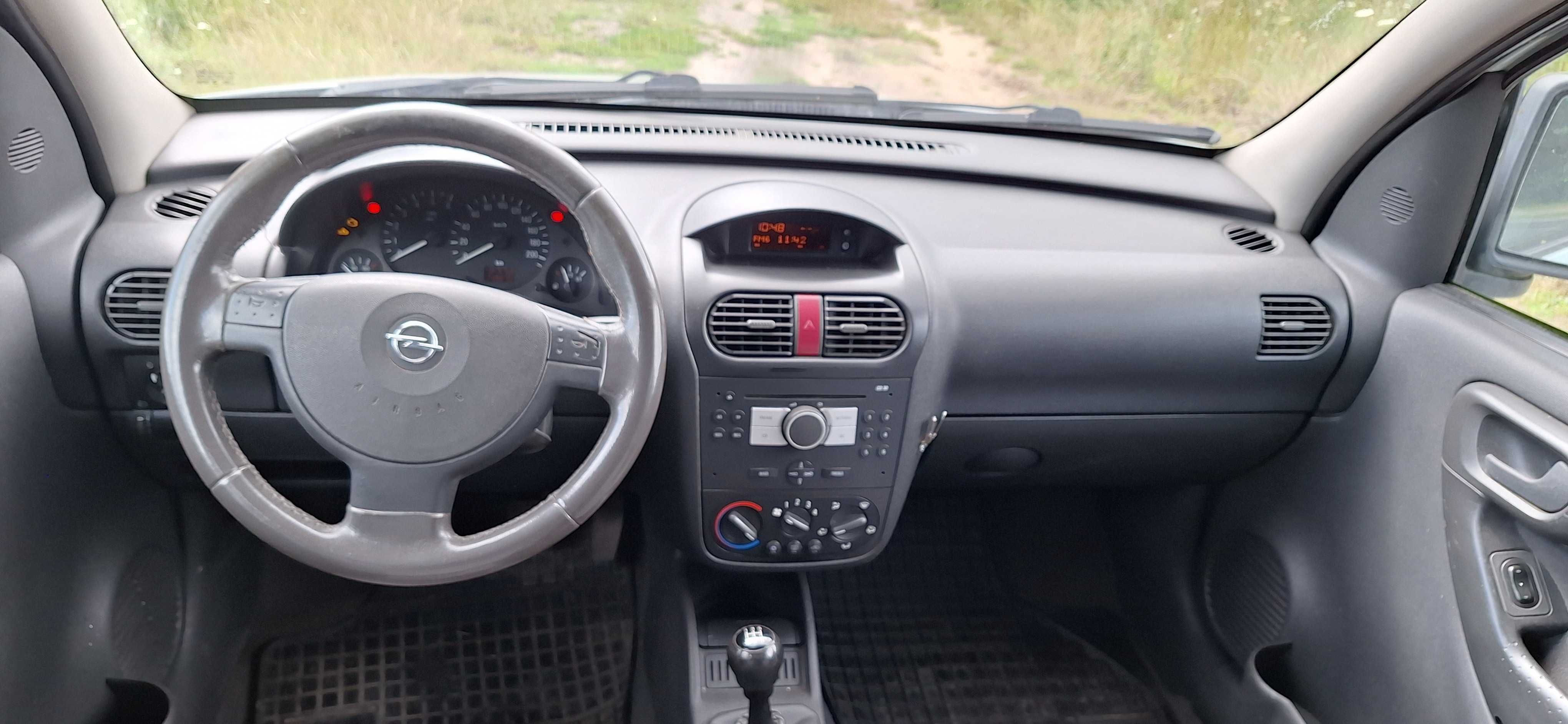 samochód osobowy Opel Combo