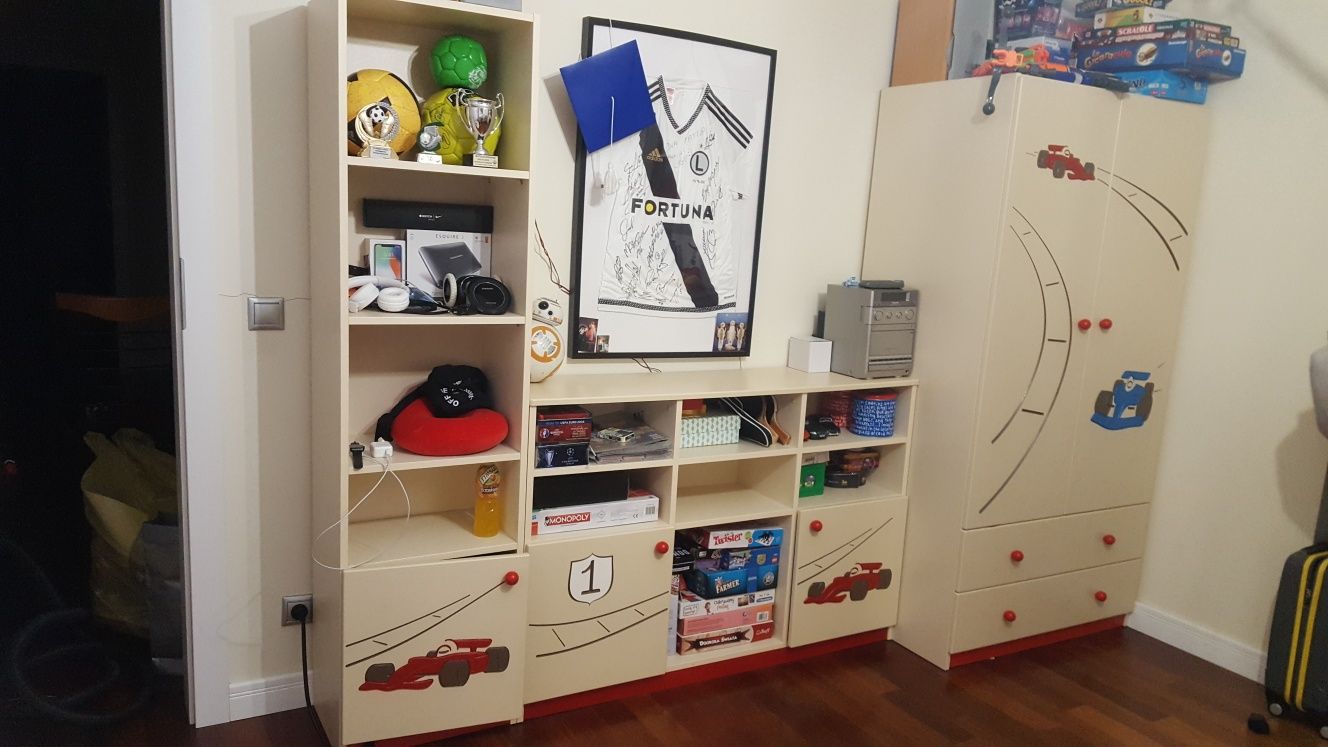 Komoda polki stolik Meblik PROMOCJA w wyscigowki w idealnym stanie