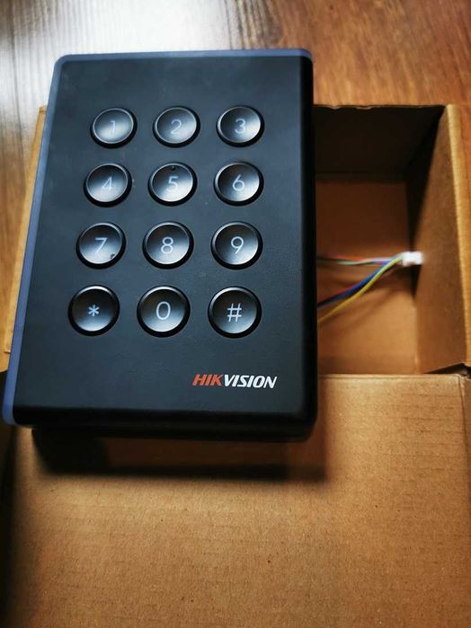Czytnik kart z klawiaturą HikVision DS-K1108MK