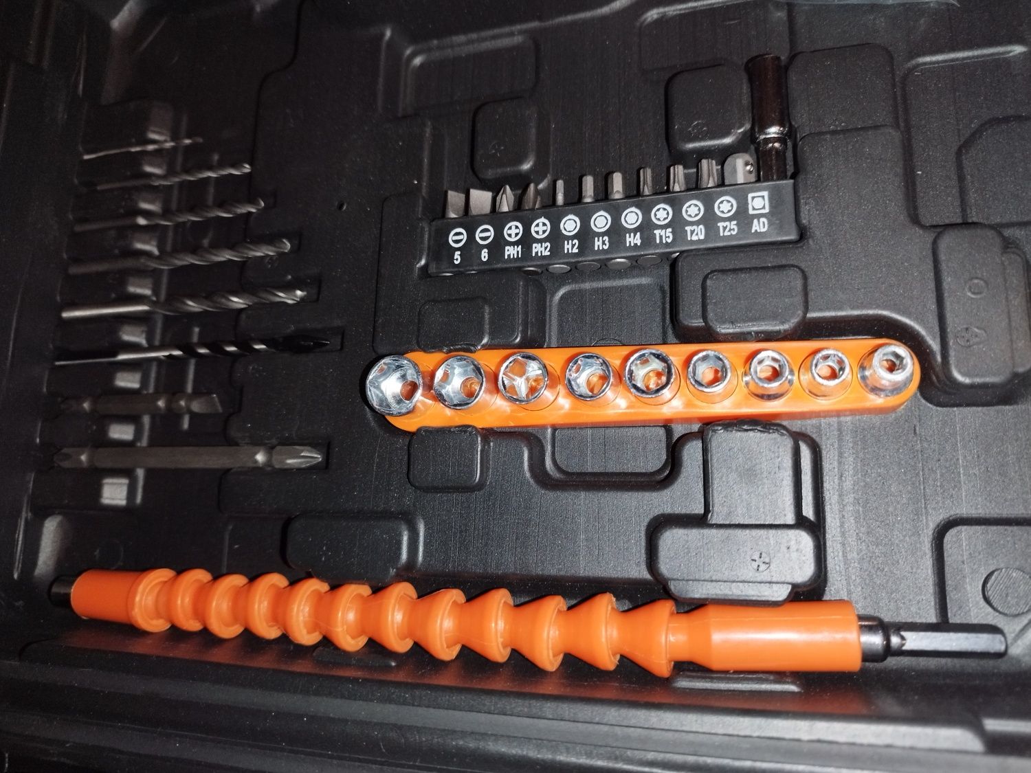 Berbequim NOVO 21V 2 baterias e acessórios