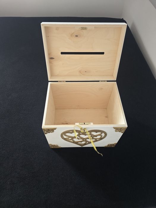 Pudełko na koperty, wieszaki, koszyczki ratunkowe i kieliszki 15ml