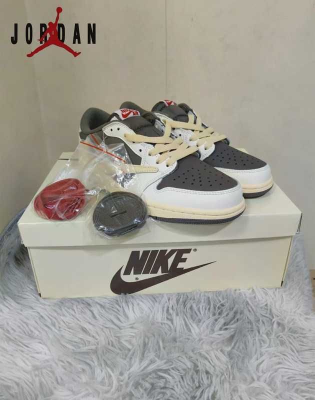 Jordan 1 Retro Low OG SP Travis Scott Reverse Mocha R.42