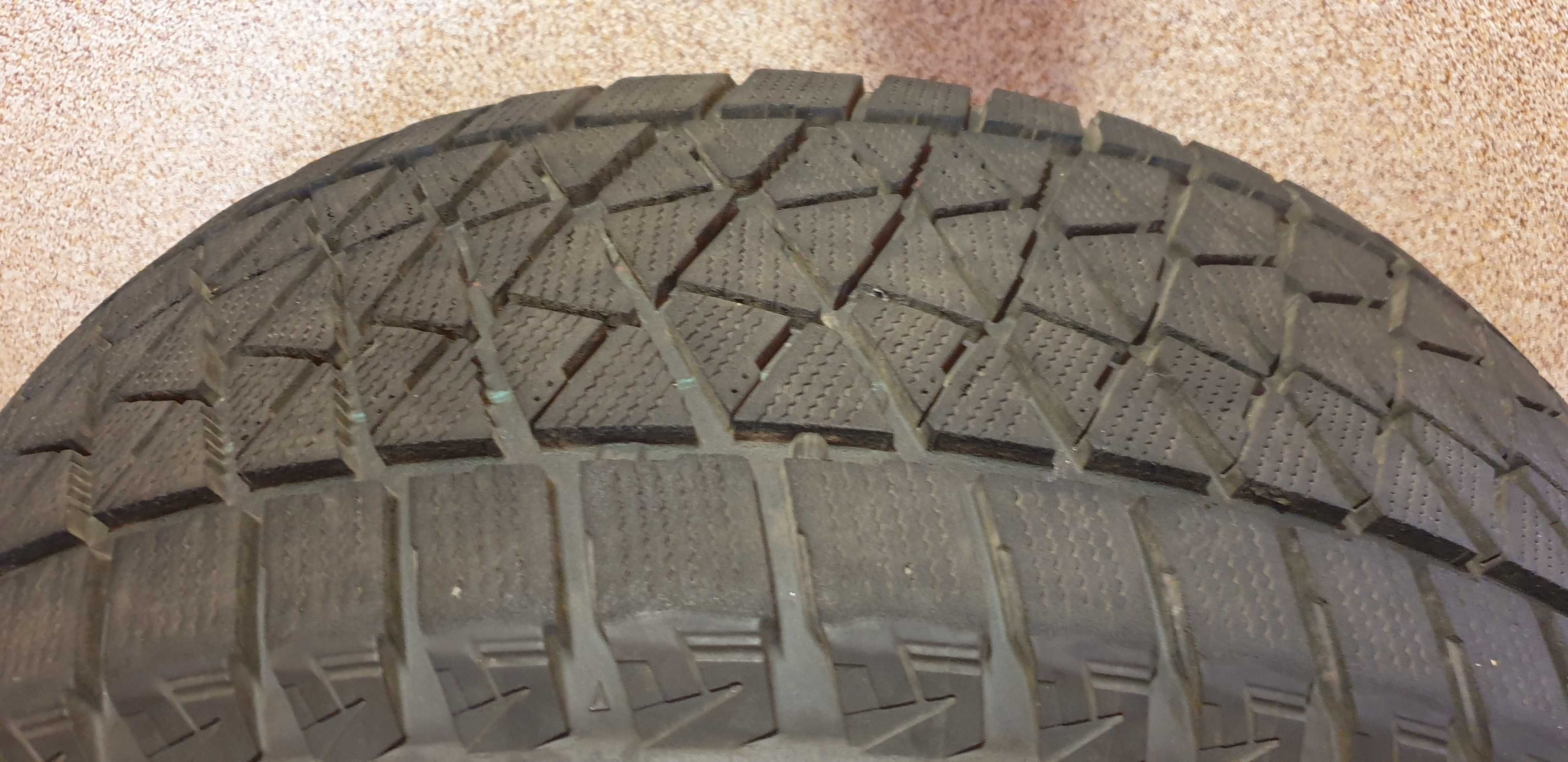 Opony BRIDGESTONE blizzak dm-v2 255/55/r19