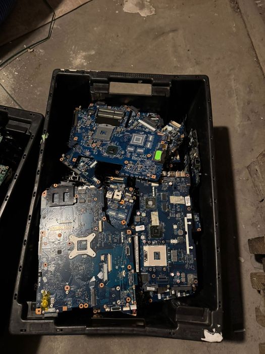 Płyty laptopowe 75 zł kg