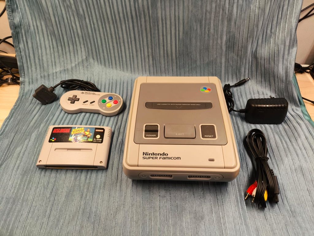 Super Nintendo / Super Famicon
