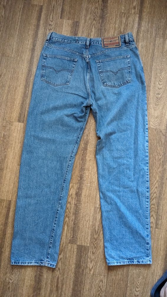 Джинсы мужские Diesel size 36