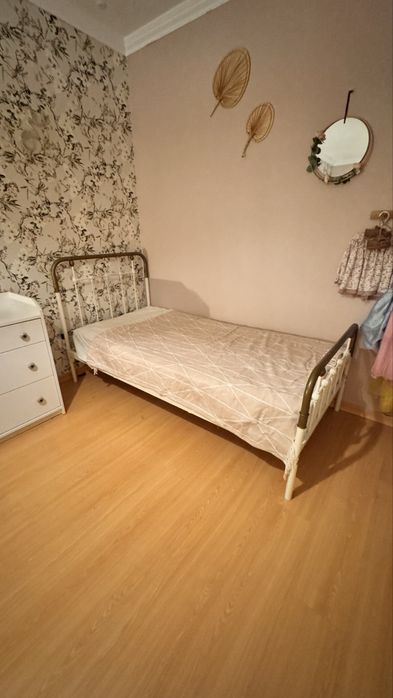 Cama branca de ferro 90x190