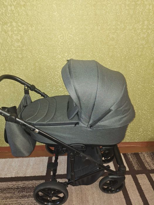 Продам коляску Adamex  Porto light 2в 1