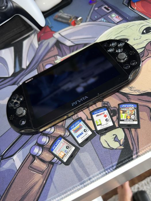 Sony PS Vita + 4 Jogos Originais