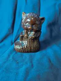 Porcelitowy kotek w bucie figurka PRL