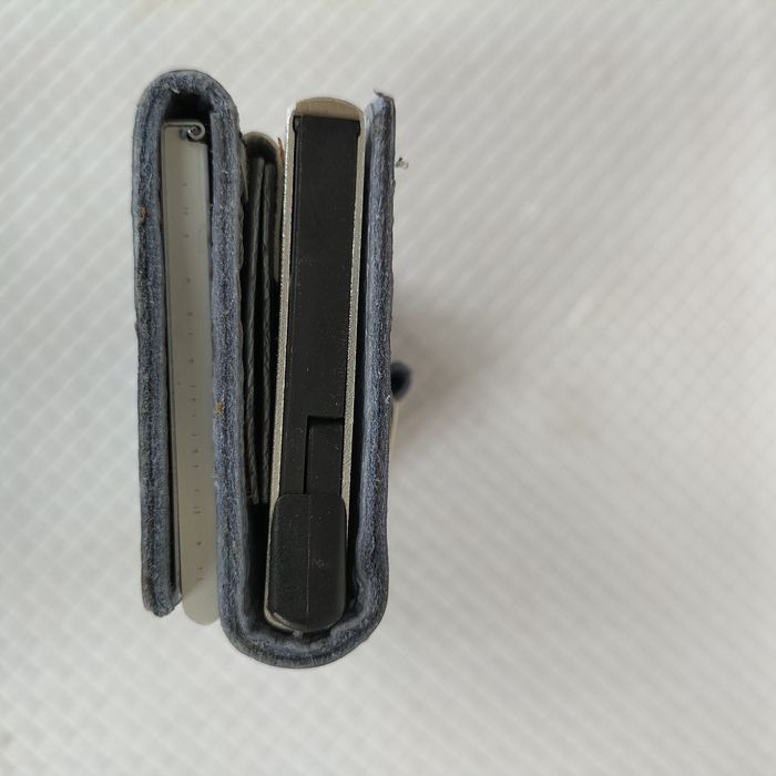 Carteira em pele porta cartões