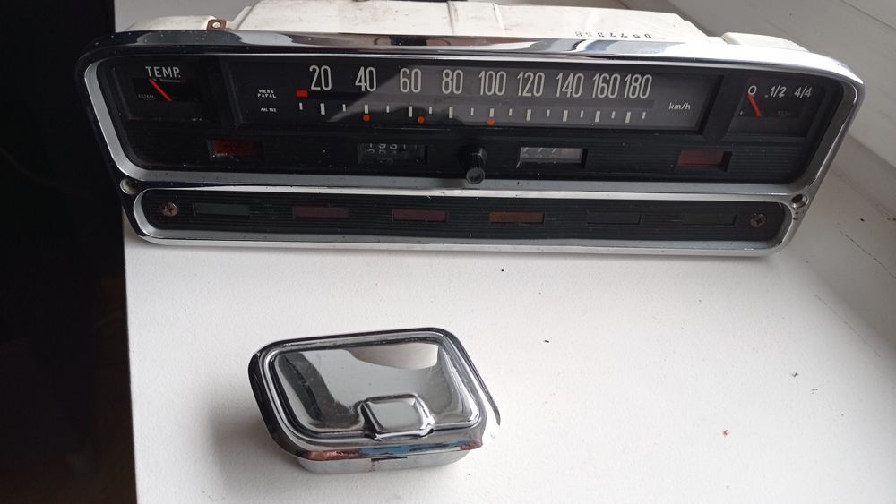 Licznik prędkościomierz Fiat 125p + popielniczka