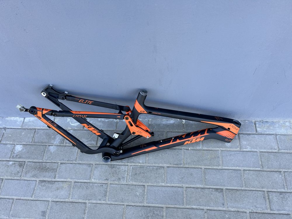 Rama KTM Lycan elite 27,5 carbon karbon M