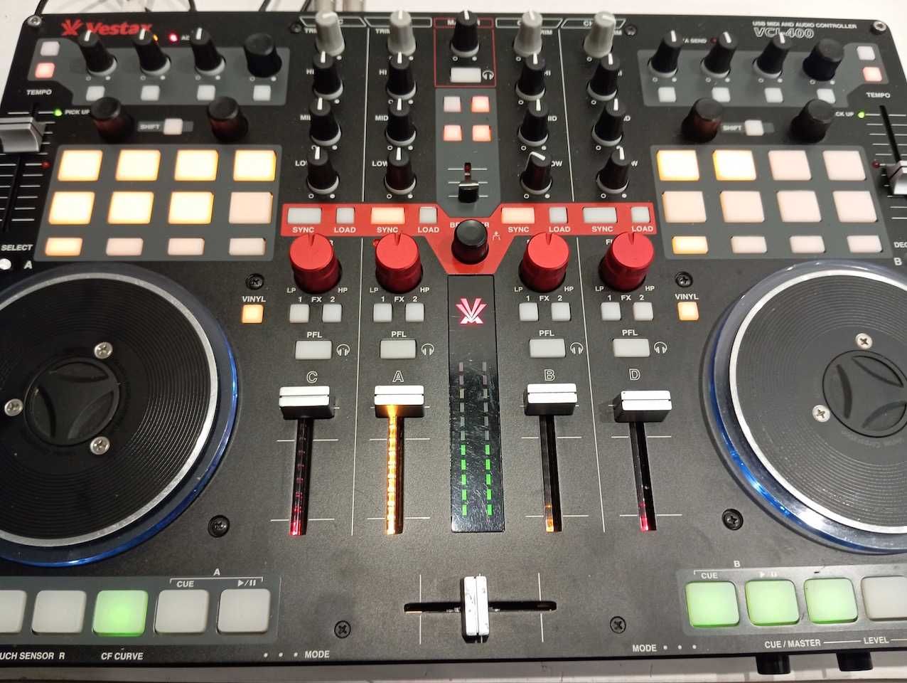 Kontroler dla DJ'a Vestax VCI-400 / case Magma