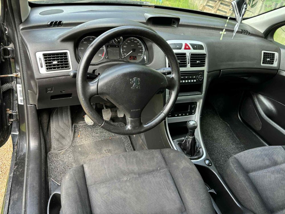 Samochod osobowy peugeot