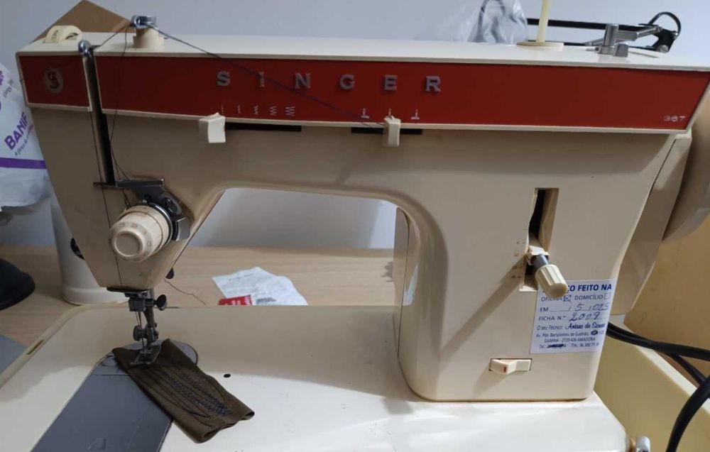 Máquina de Costura Elétrica Singer 367 - Excelente Estado!