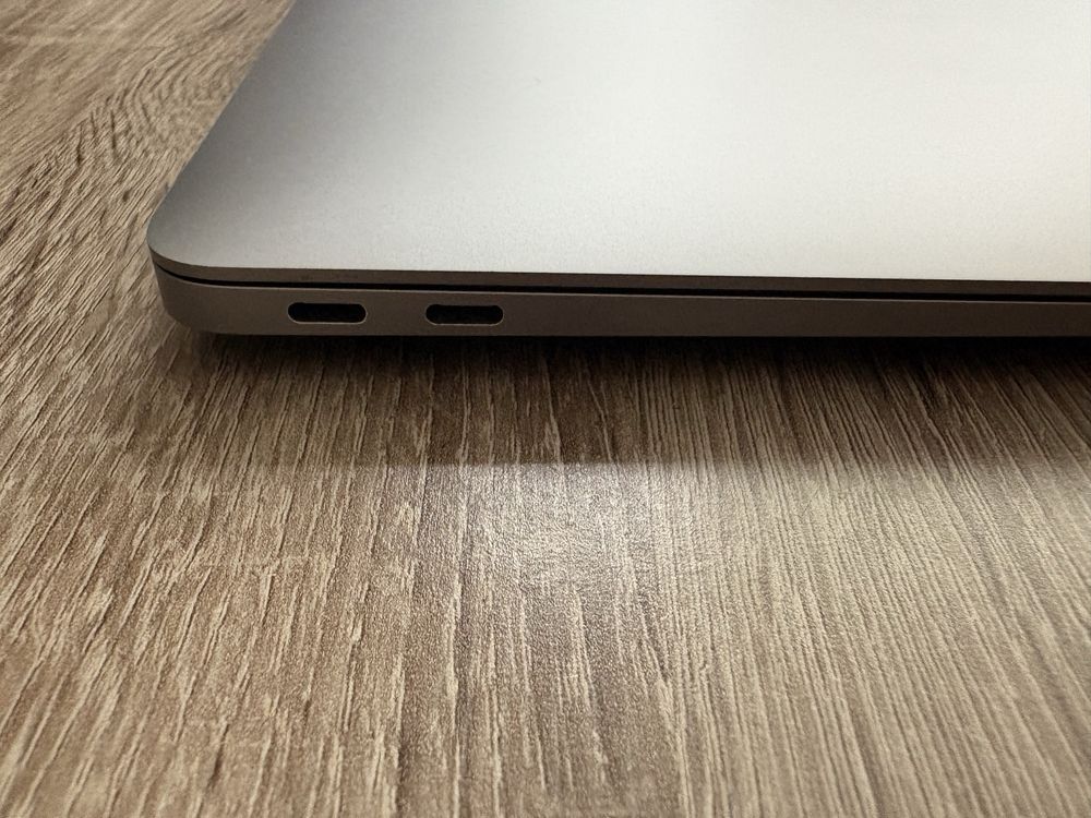 Macbook air M1 8/256