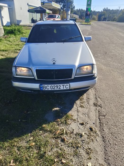 Продам Мерседес с180 1995року на повному ходу