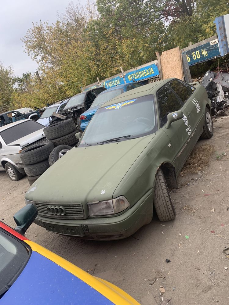 В разборе Audi 80 B3 B4