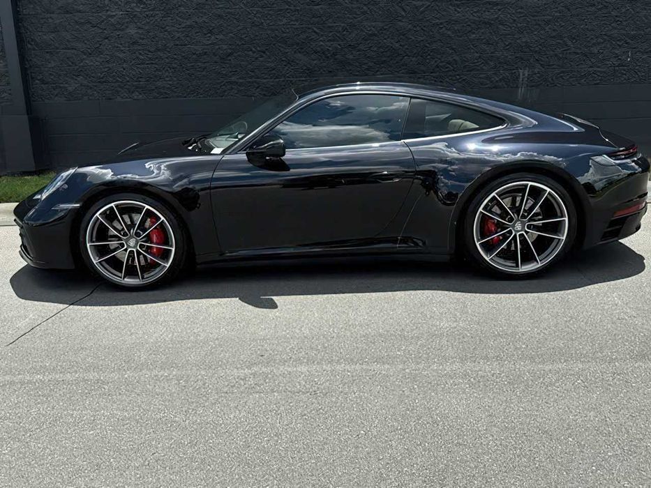 Porsche 911 Carrera 4S Coupe      2020